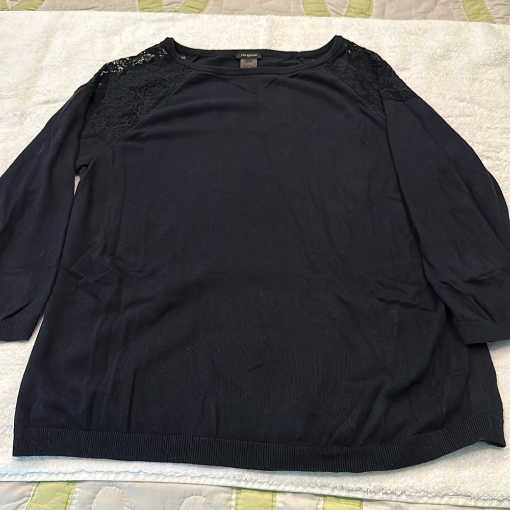 Lacey Shouldered Light weight sweater